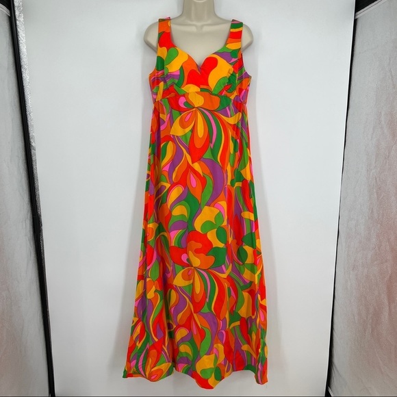 Dresses & Skirts - Mod 1970s Groovy Sweetheart Neck Sleeveless A-Line Zipper Scoop Back Maxi Dress